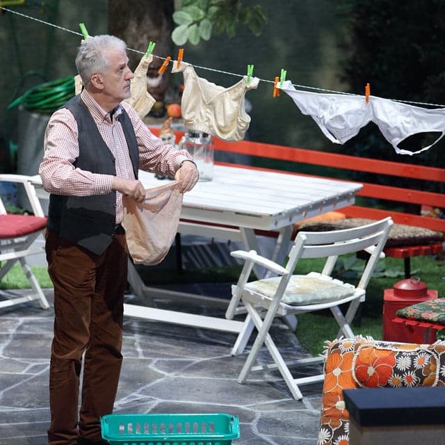 Ilja Richter in Folge 1 der neuen Sitcom „Hotel Zuhause - Bitte stören"